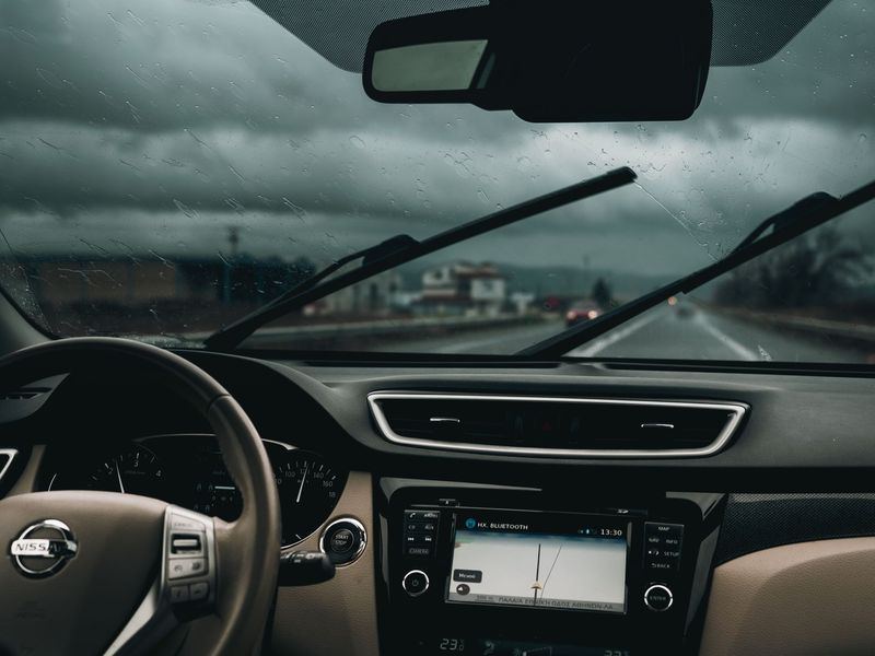 Windshield replacement job near Shelton, NE